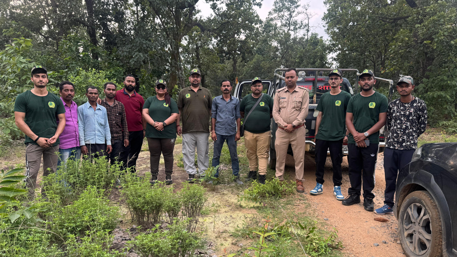 Wide group photo with forest officers